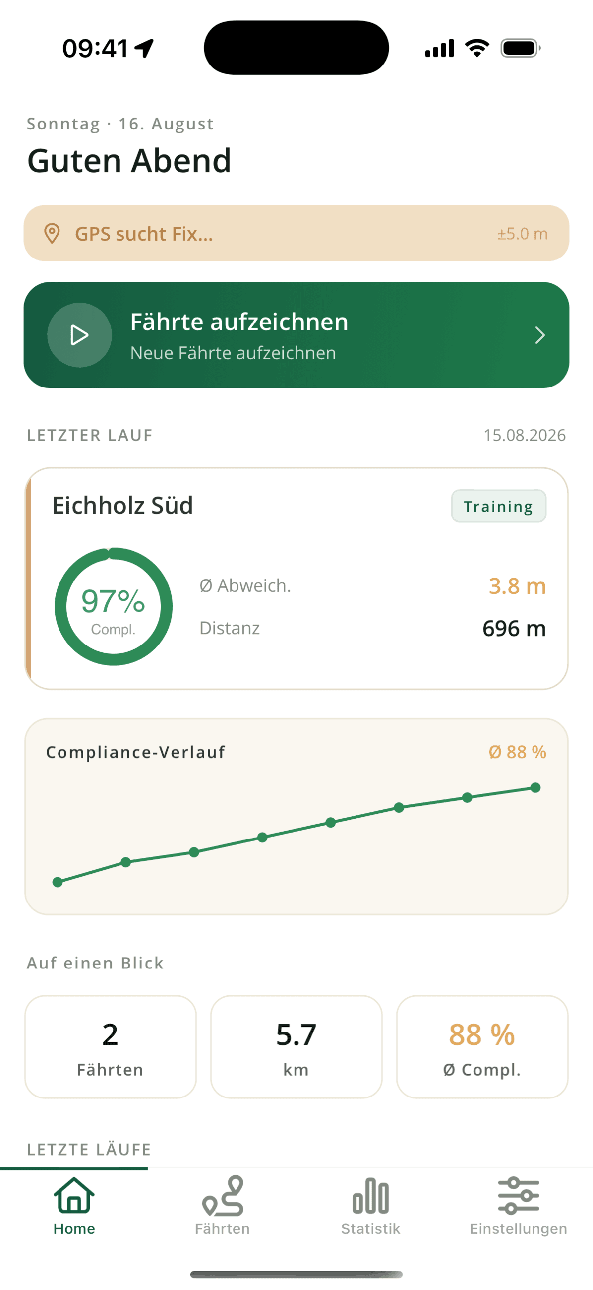 Dashboard auf einen Blick — letzter Lauf, GPS-Status, Trainingshistorie.